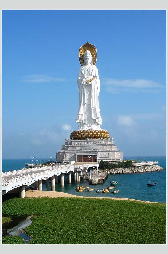 海南三亚海边观音塑像