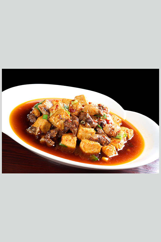 老豆腐烧牛肉