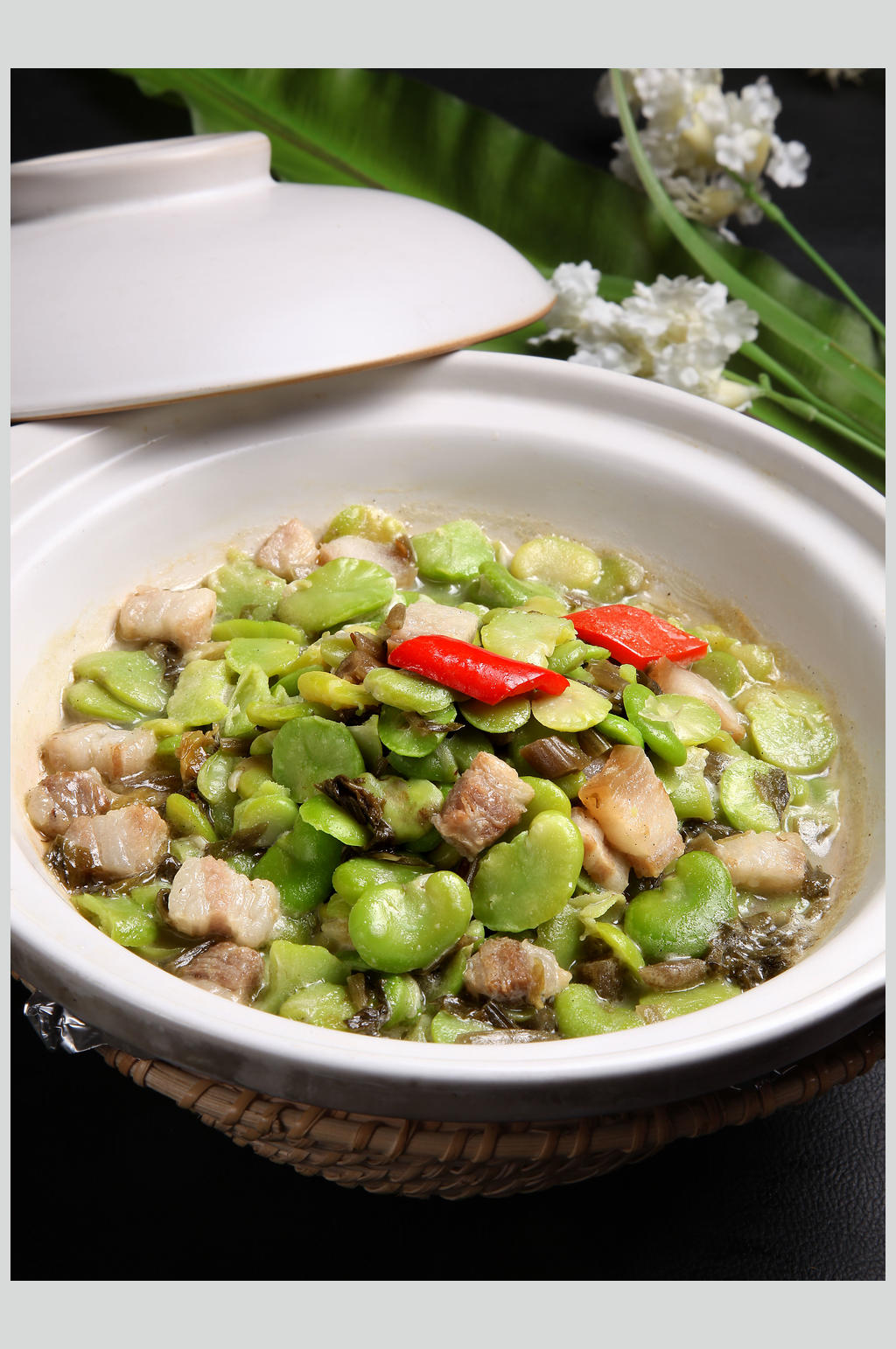 咸肉焖豆瓣美食餐饮图片素材