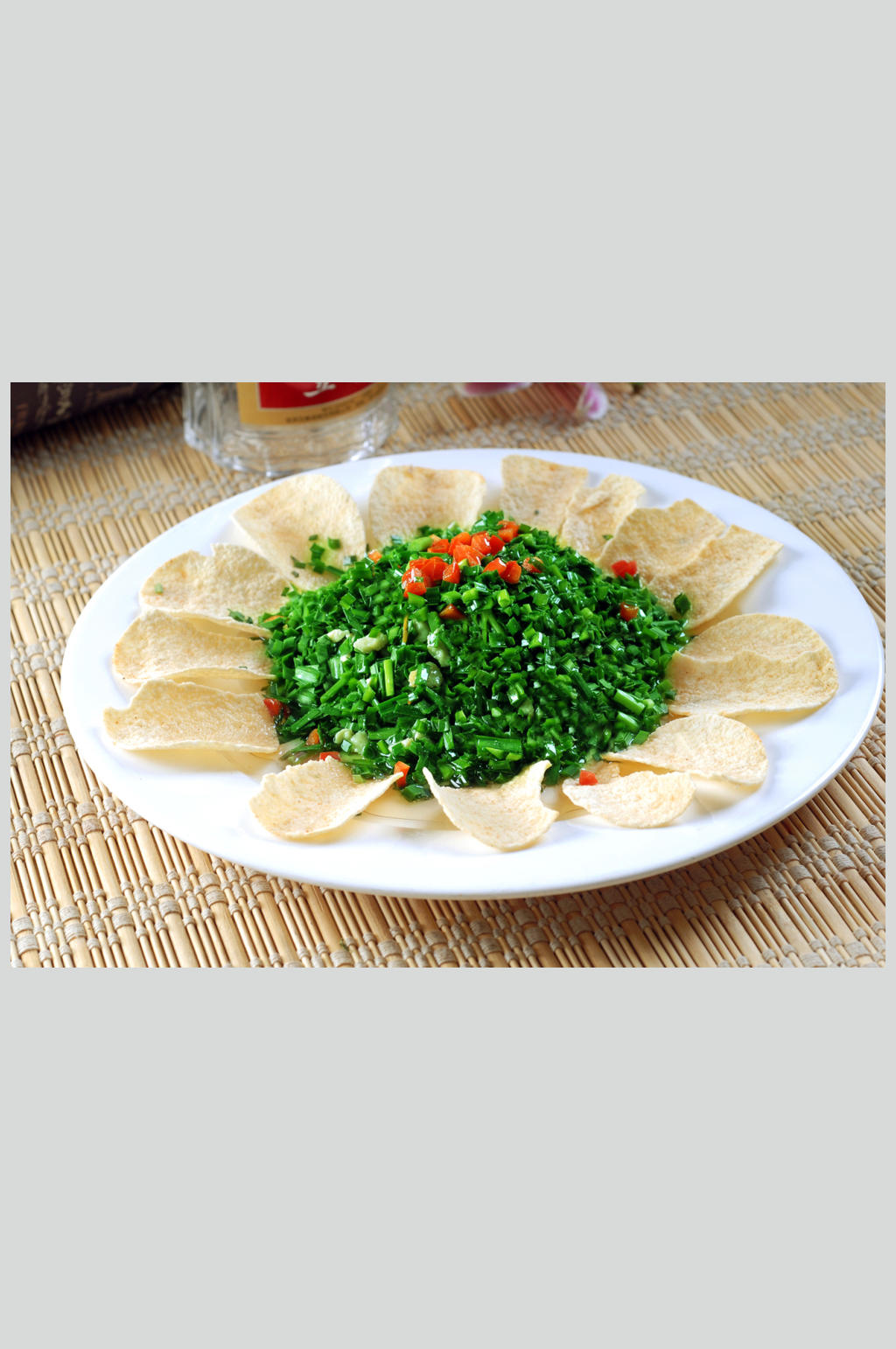 回味韭香鸡素材
