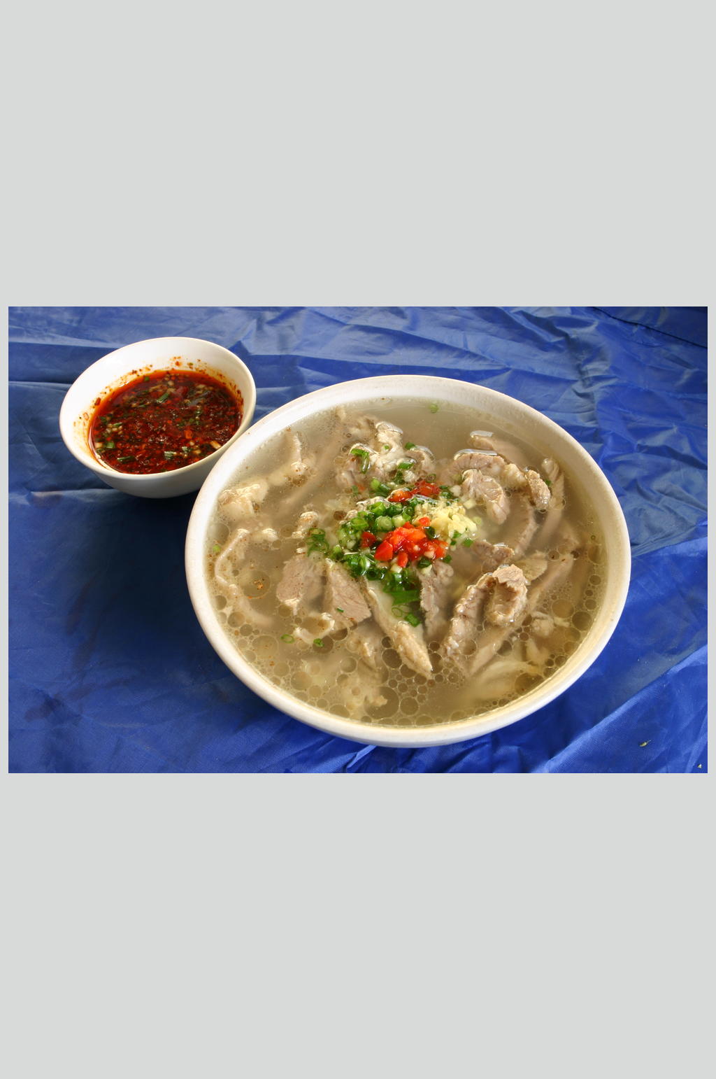 傣味清炖牛肉美食高清图片素材