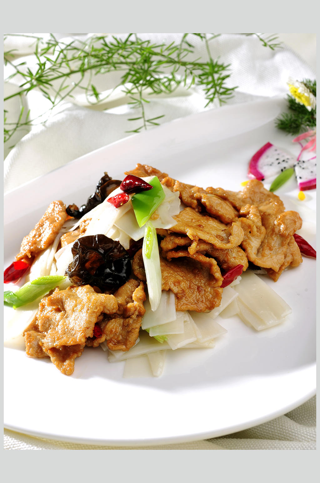 莲菜炒肉片美食高清图片素材