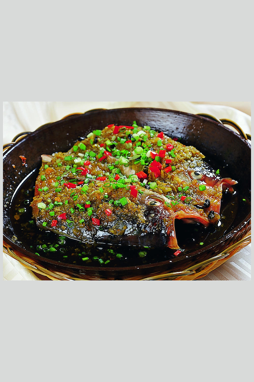 火辣辣开胃鱼头素材