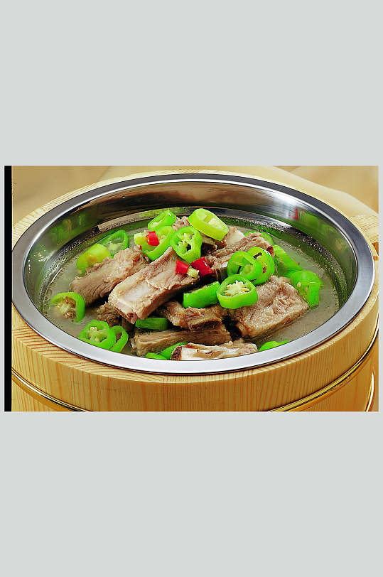 青椒焖排骨家常菜美食图片