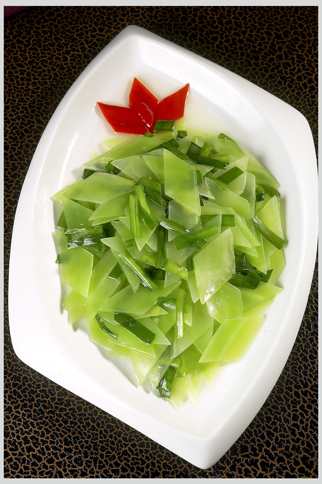 莴笋片炒韭菜素材