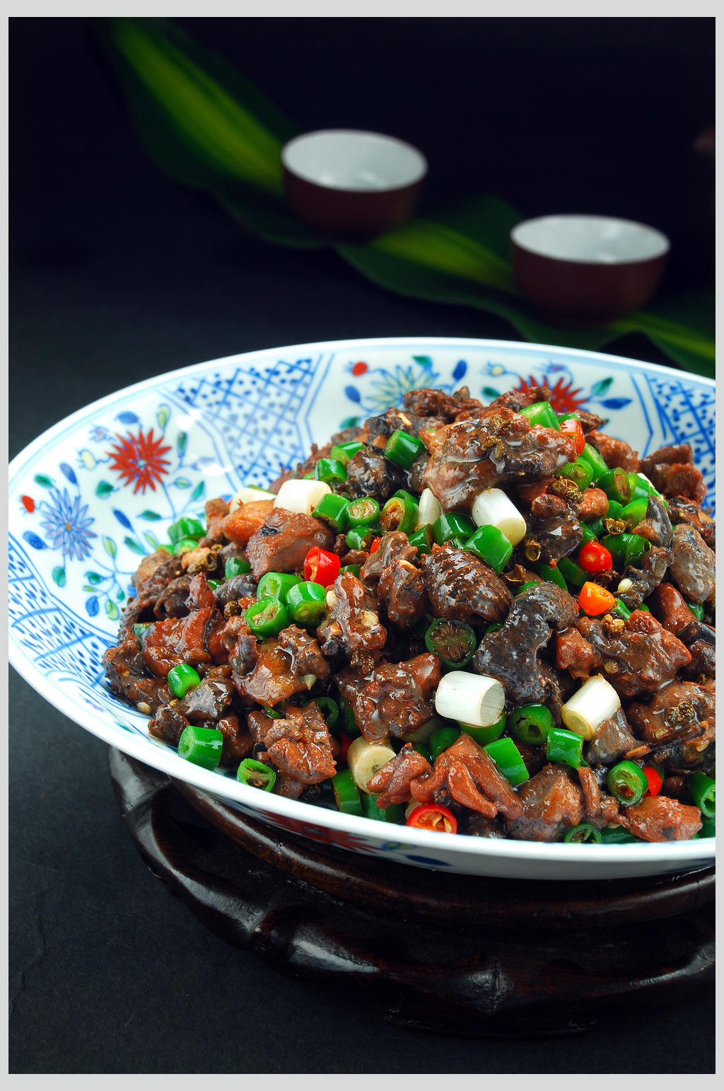 美食高清图片特色尖椒鸡素材