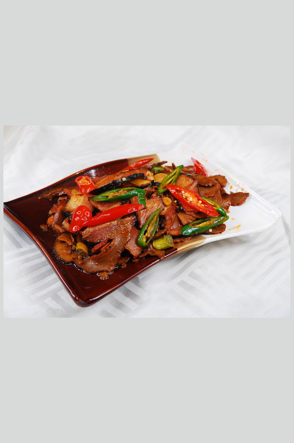 瓦片烟笋炒腊肉美食餐饮图片素材