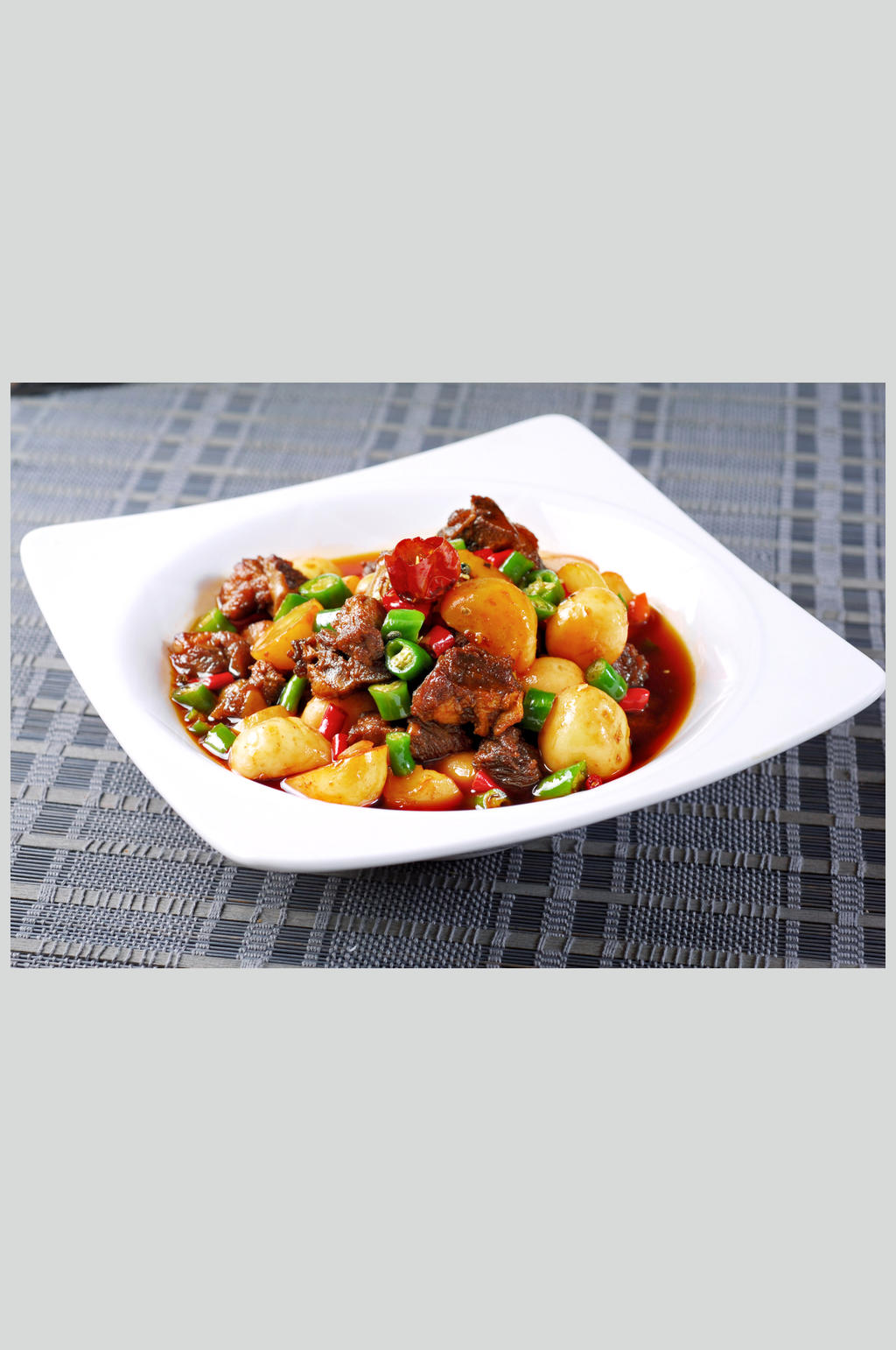 小土豆烧仔排素材