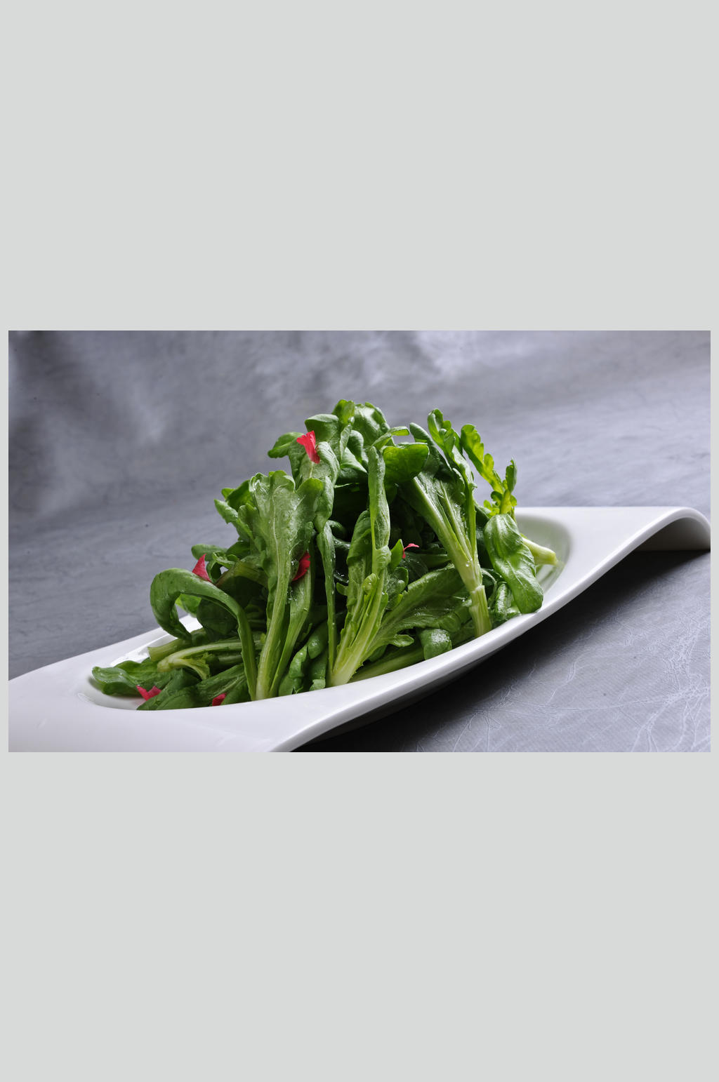 橄榄油拌广东茼蒿素材