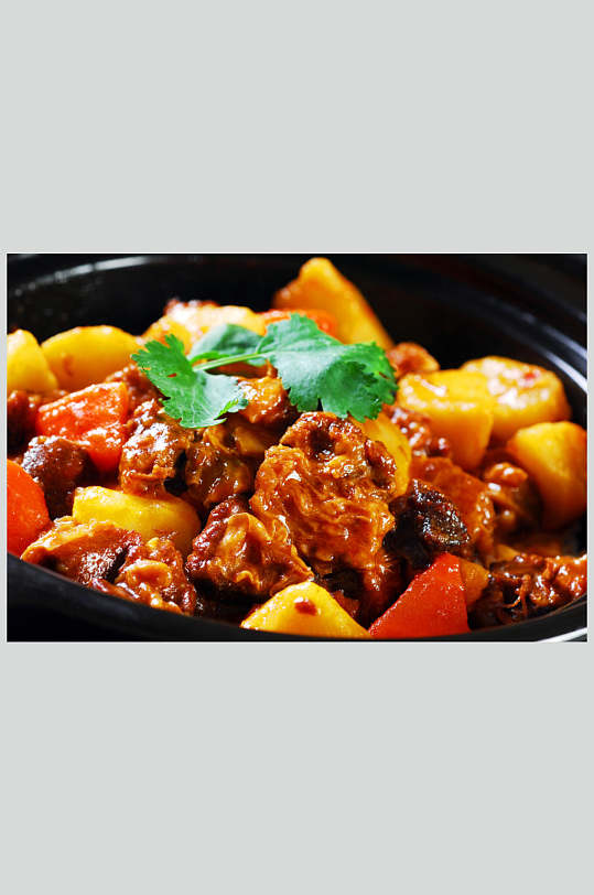 地岸特色煲仔饭