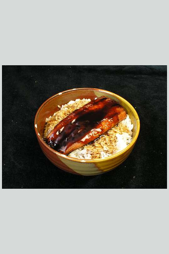 鳗鱼饭高清图片