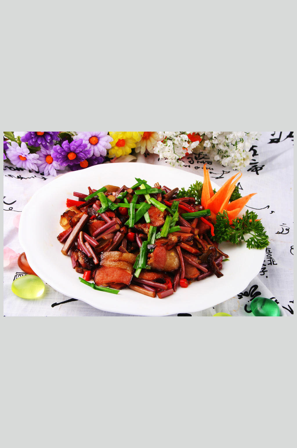 野山菌炒腊肉素材