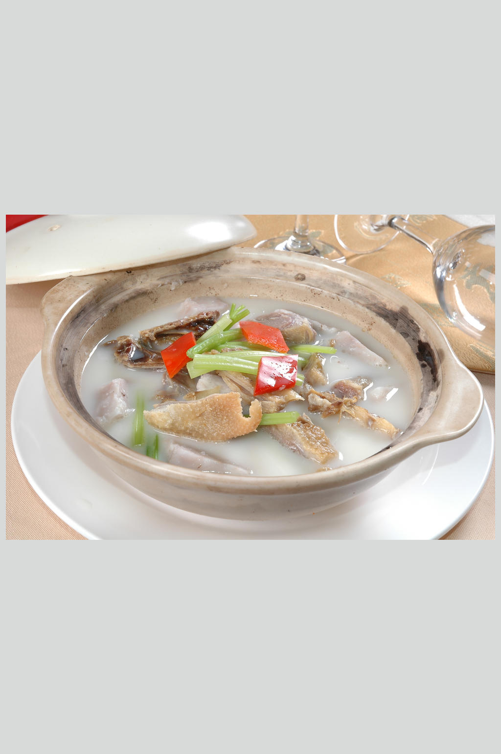 麦芹香芋油鸭煲素材