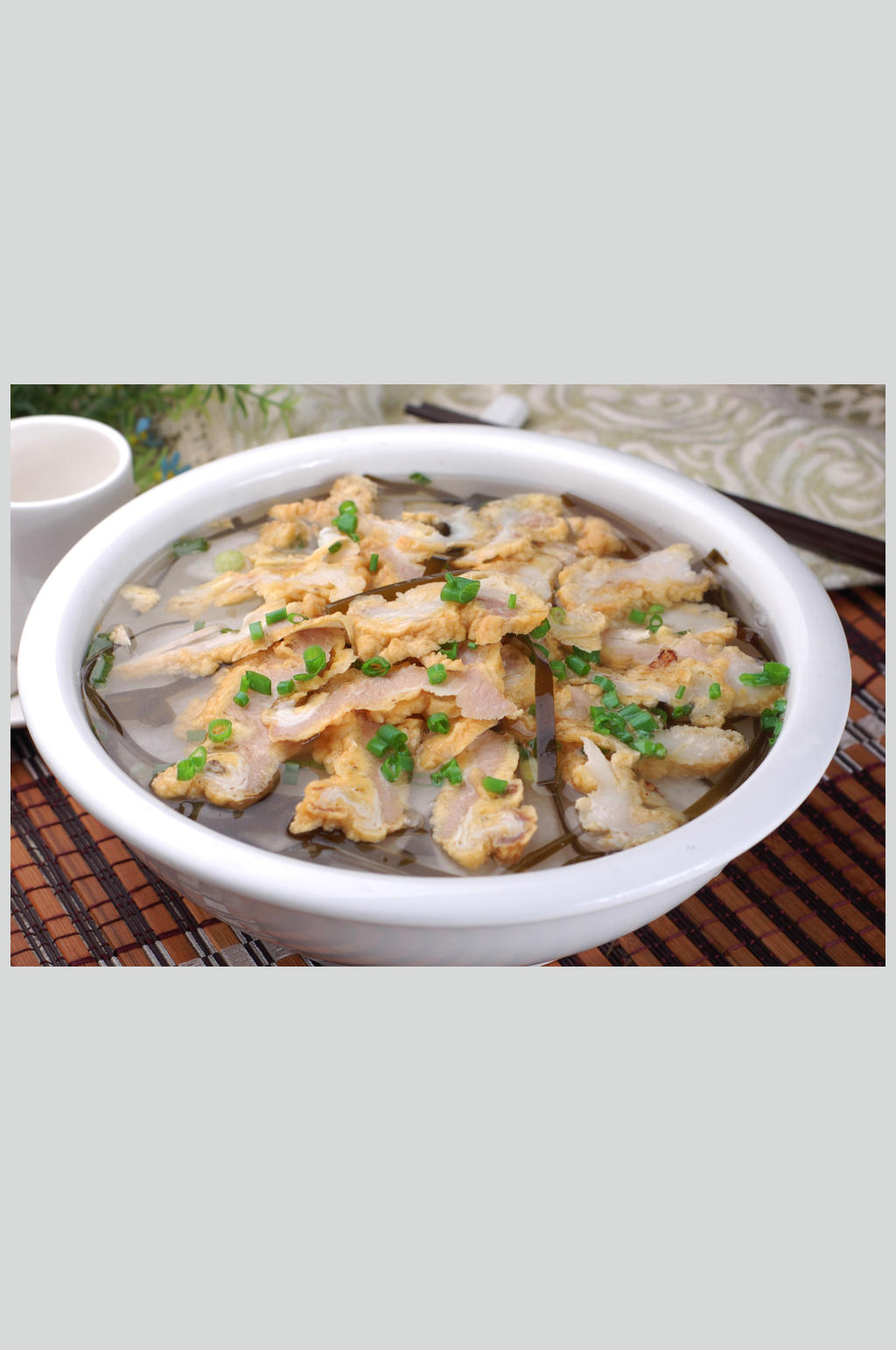 萝卜酥肉汤素材