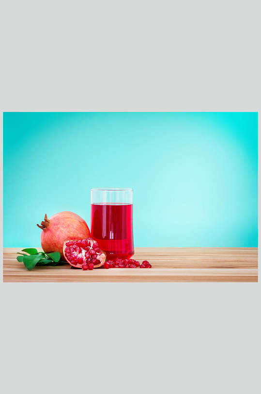 鲜榨石榴汁图片