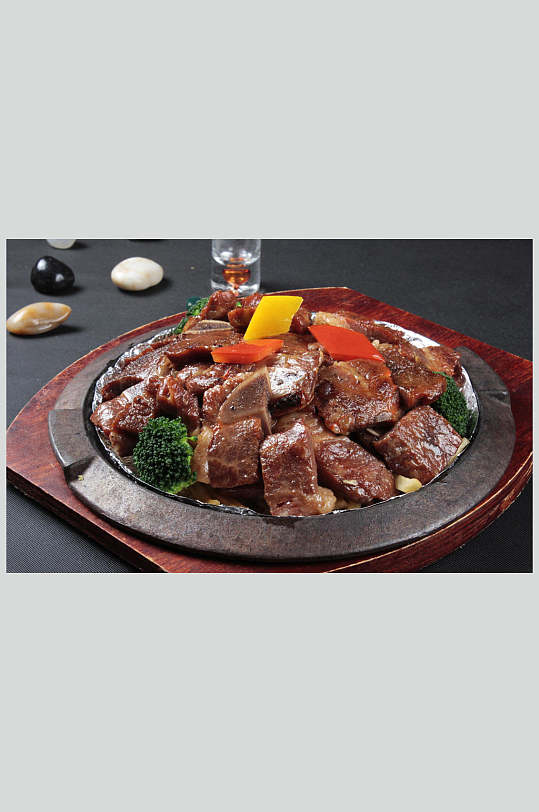 铁板黑椒牛仔骨