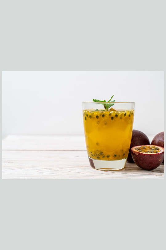 鲜榨百香果高清饮料图片-众图网