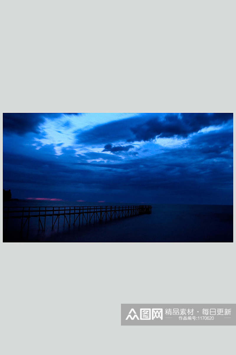 夜幕下的湖泊摄影图素材