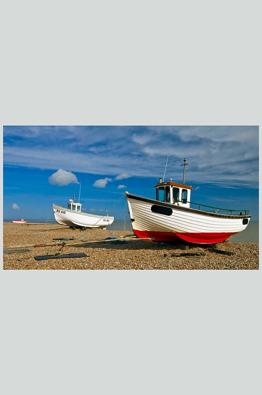 海边渔船摄影图