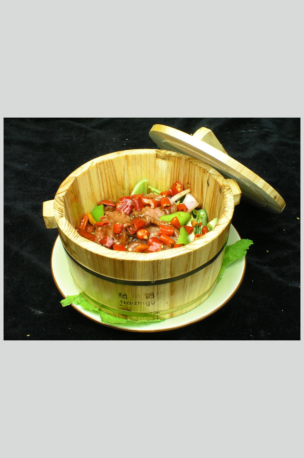 木桶牛肉素材