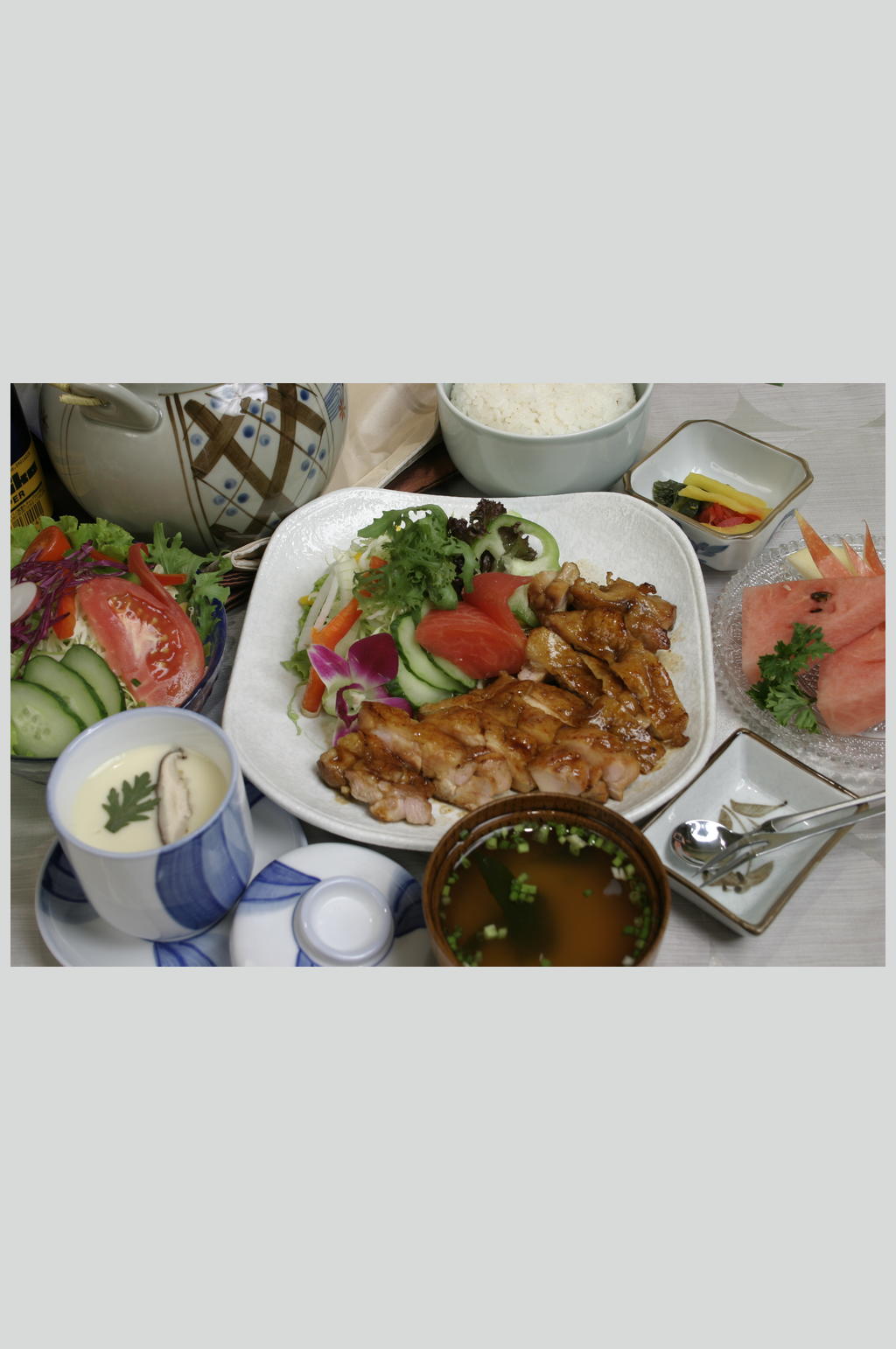 烤鸡排定食素材