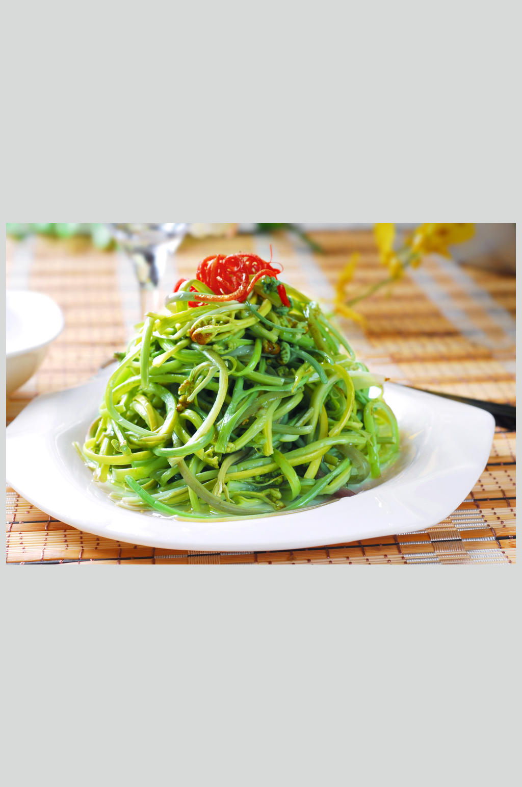 热-清香鲜蕨菜素材