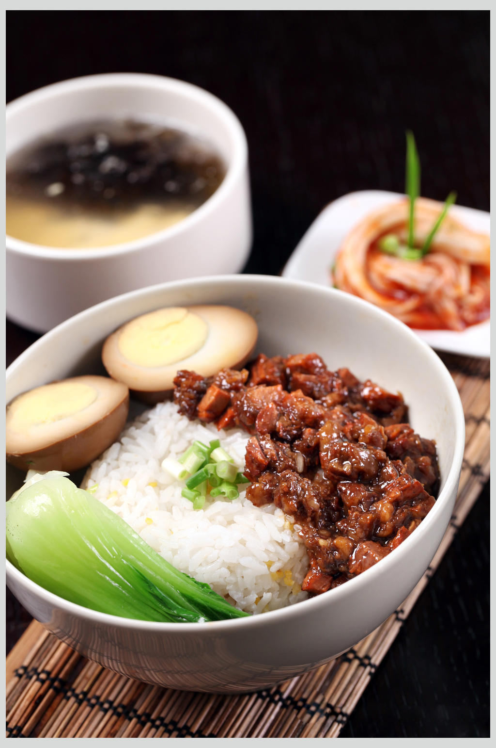 台湾卤肉饭图片原图图片