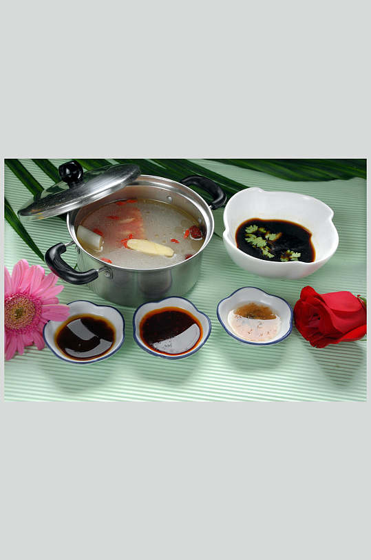 四季白味锅