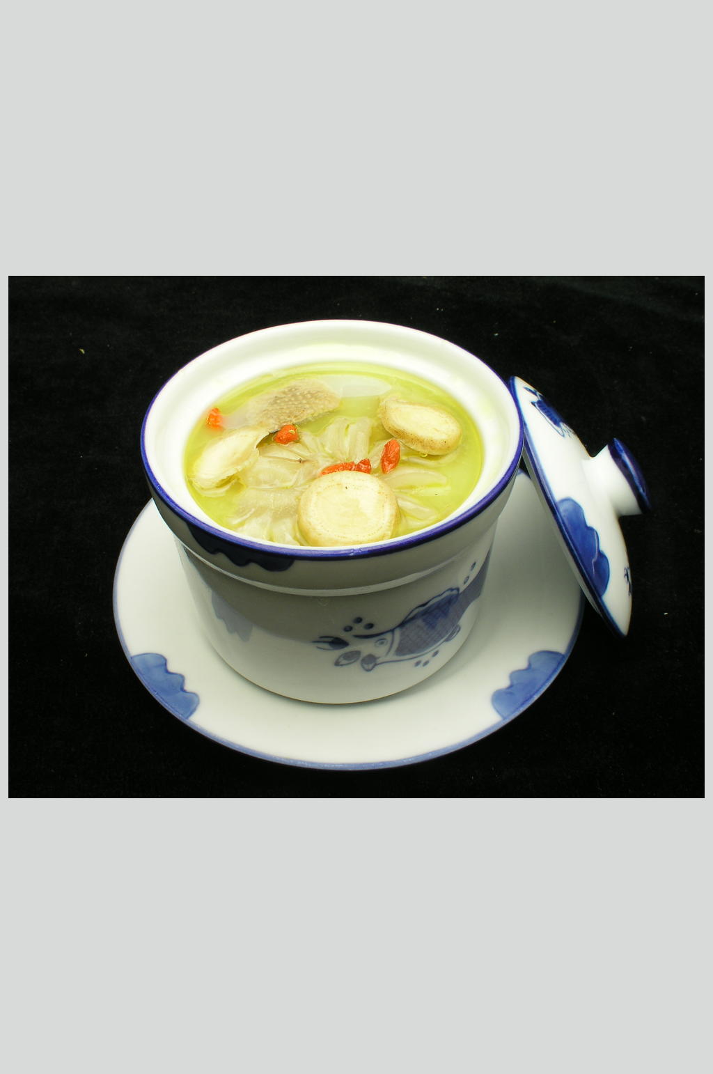 老鸡炖牛鞭素材