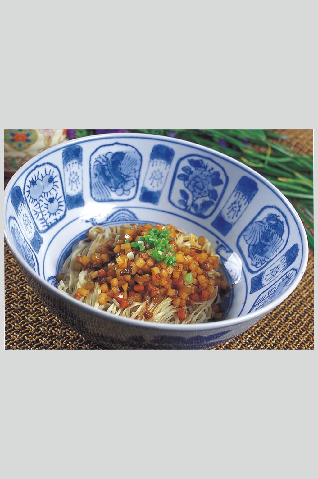 肉丁干拌面素材