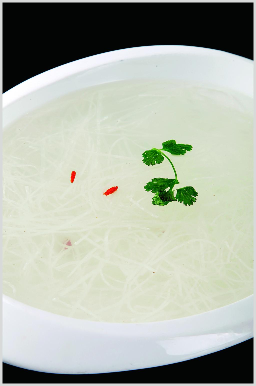 顺气萝卜丝汤素材