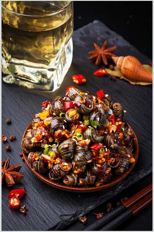 炒螺丝美食图片