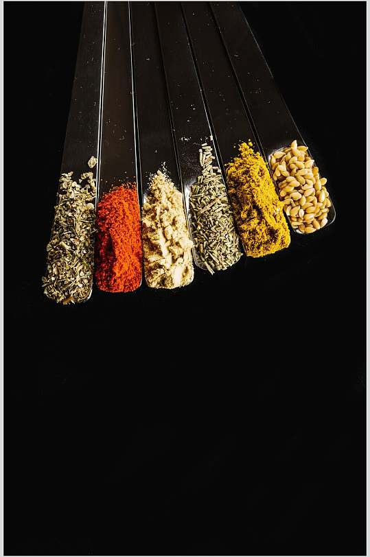 黑底美食调味料辣椒海报