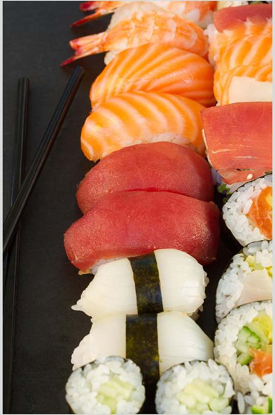 寿司美食手握寿司套餐菜谱摄影图