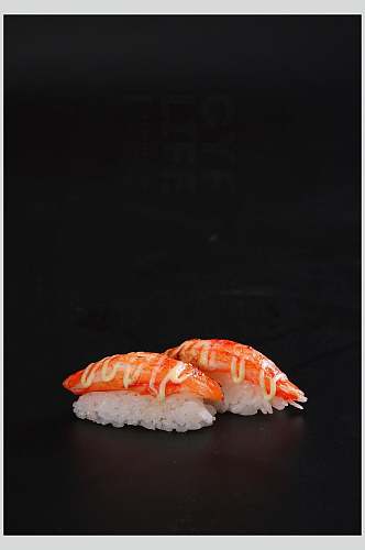 寿司美食两个三文鱼手握寿司视觉摄影图