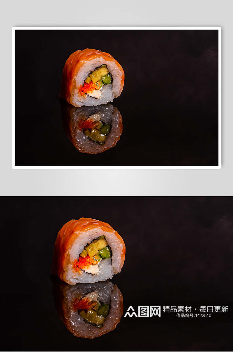 寿司美食一个三文鱼小卷倒影免抠背景素材
