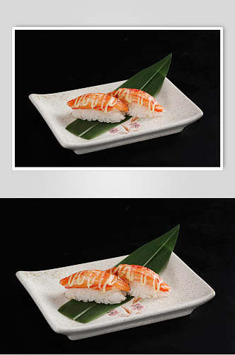 寿司美食两个虾片手握摆盘免抠背景