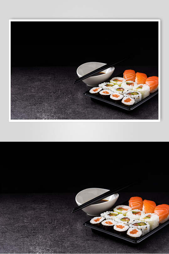 黑色简约寿司日式料理海报