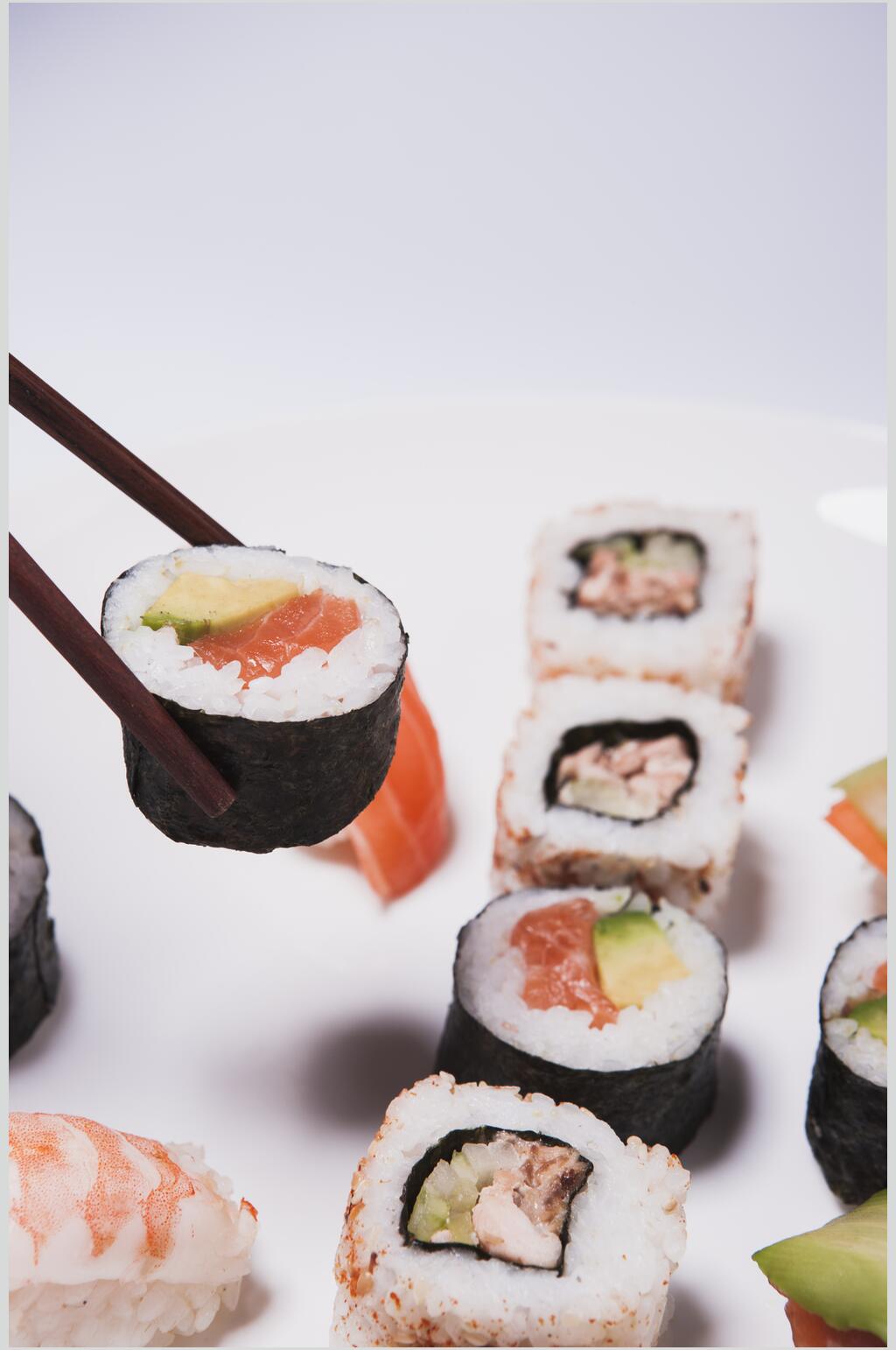 寿司美食简洁日式小卷里卷套餐摄影图素材