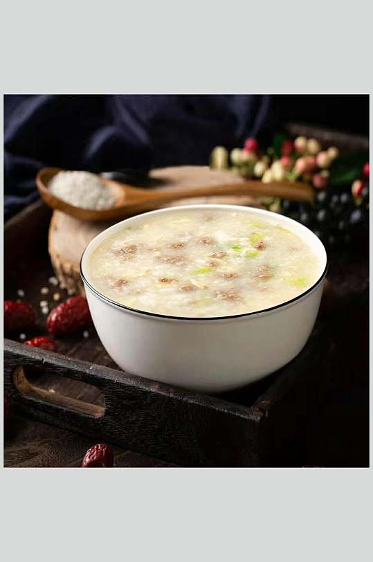 鲜蛋牛肉粥高清图片