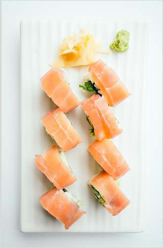 寿司美食日系三文鱼小卷摆盘视觉摄影图