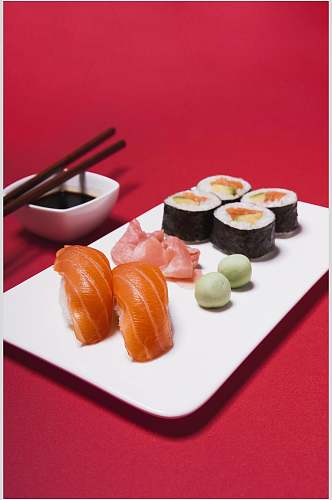 红色底三文鱼寿司日式料理海报
