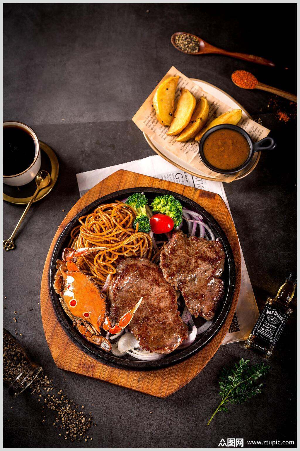 牛排实拍图西餐简餐牛肉意面海报