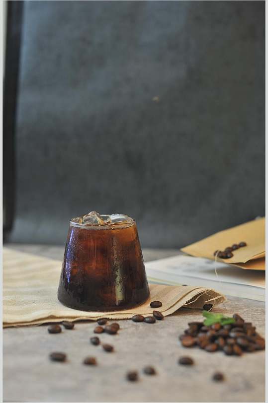 冰美式咖啡摄影图片
