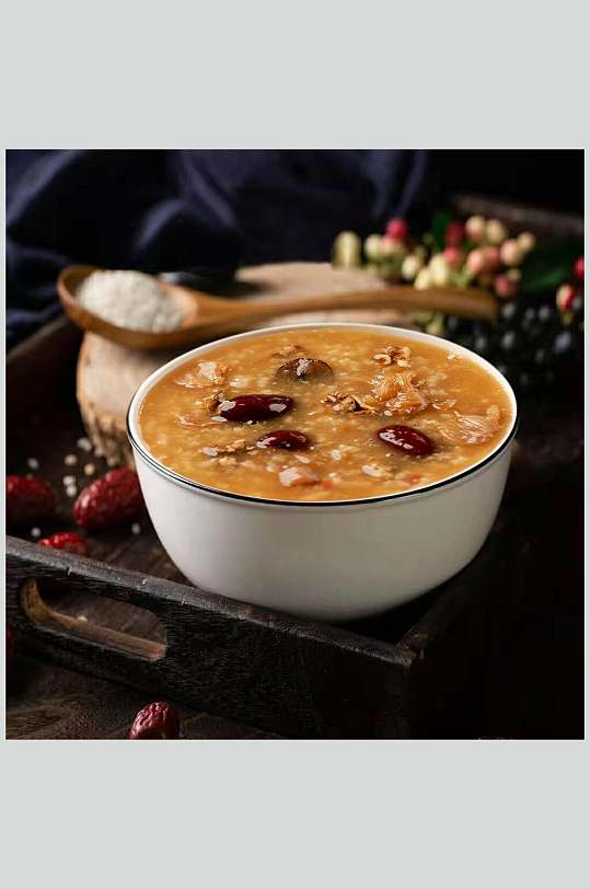 核桃红枣桂圆粥