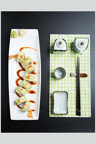 寿司美食牛油果寿司摆盘艺术免抠背景
