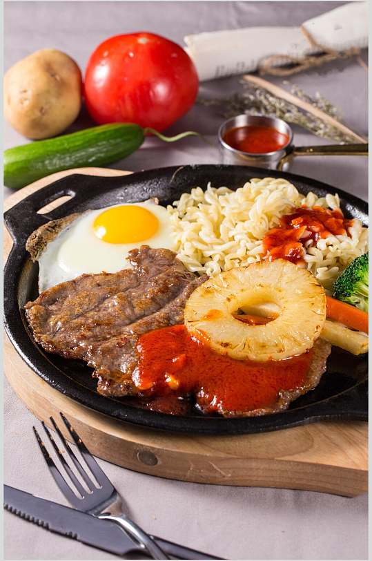 牛排实拍图猪排鸡蛋西餐美食海报