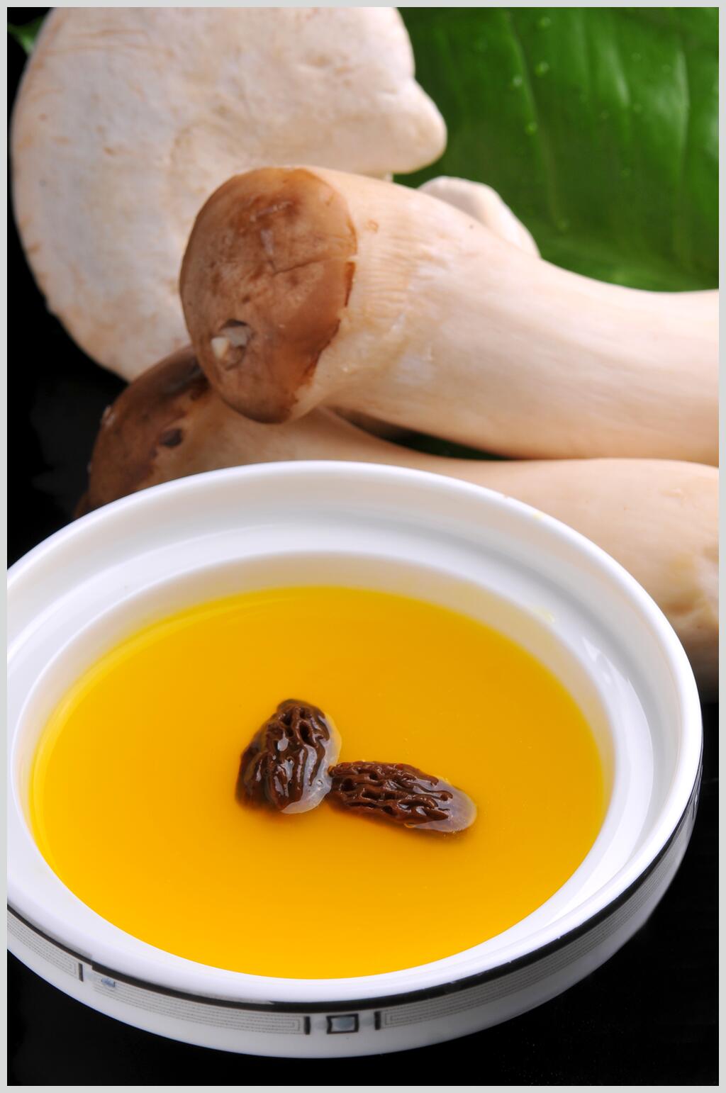 极品菌王捞饭素材