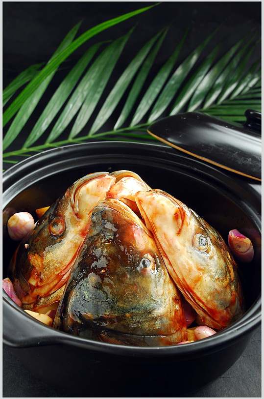砂锅焗胖头鱼鱼头高清图片