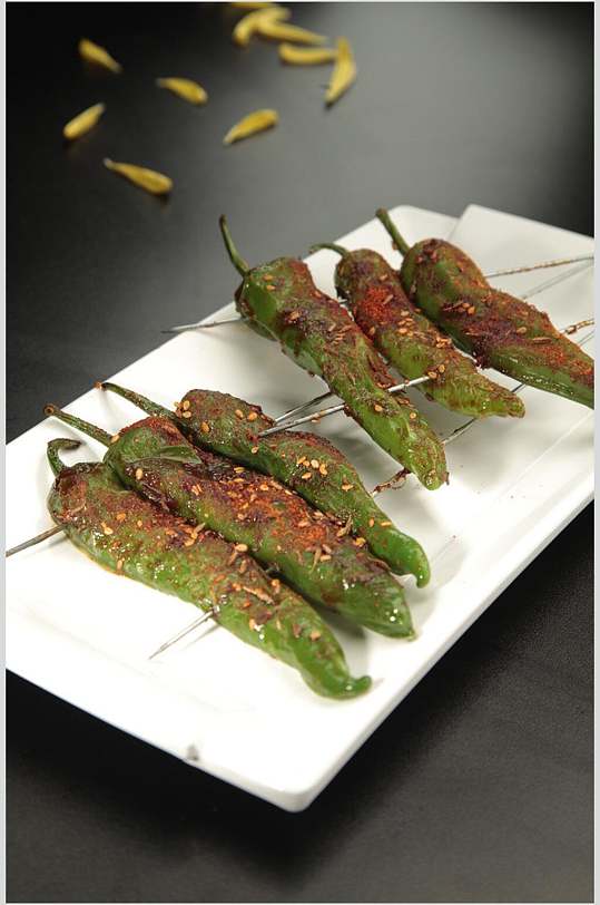 烤辣椒美食图片